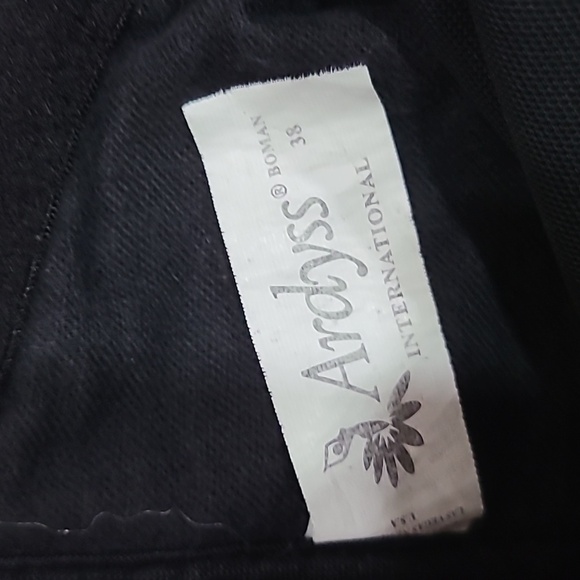 Elegant Black Women's Shapewear Bodysuit - Picture 6 of 9